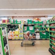 Si possono mangiare cibi scaduti?